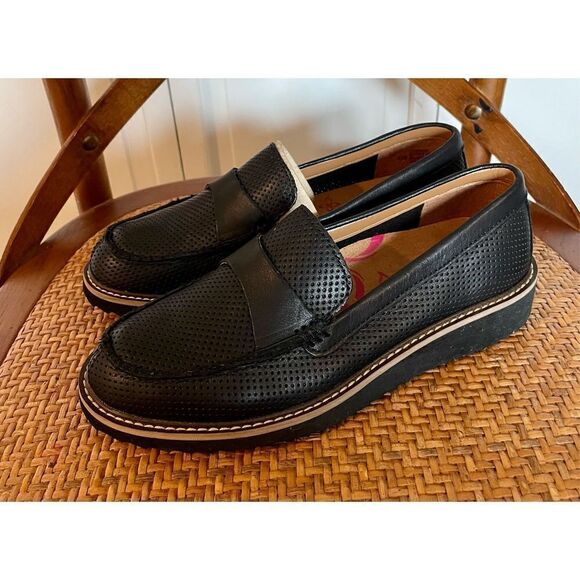 Comfortivia align Laina perforated black loafers nwob - Picture 6 of 10